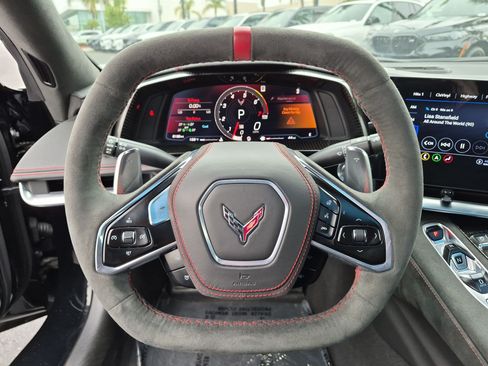 Used 2022 Chevrolet Corvette Stingray Premium Cpe w/ Z51 Performance Package RWD image 18