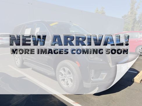 Used 2022 GMC Yukon SLE w/ Gmc Pro Safety Plus Package RWD image 1