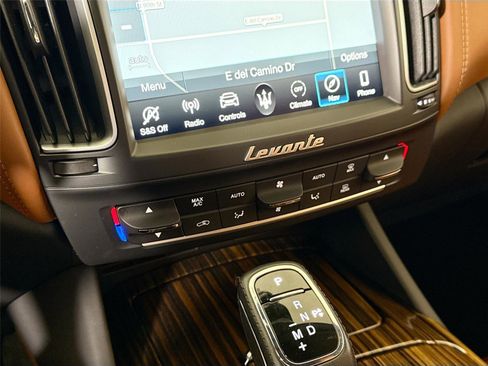 Used 2019 Maserati Levante S GranSport image 21