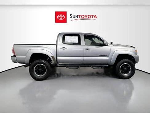 Used 2015 Toyota Tacoma 4x4 Double Cab image 2