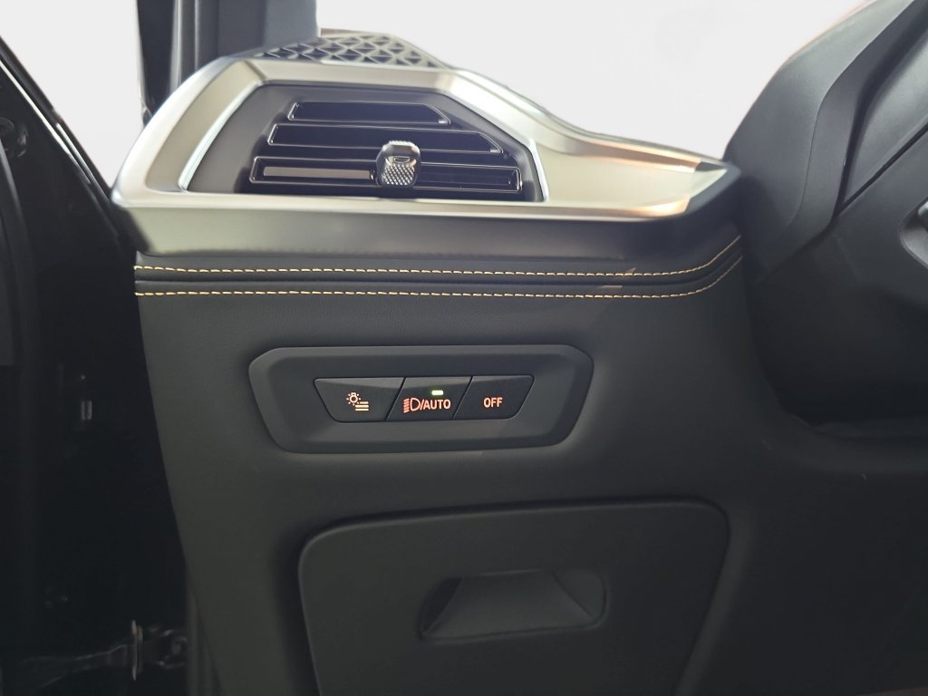 New 2026 BMW X5 M Competition w/ Executive Package AWD/4WD image 24