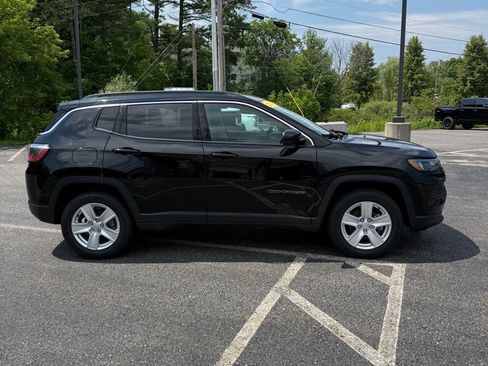 Used 2022 Jeep Compass Latitude w/ Convenience Group AWD/4WD image 4