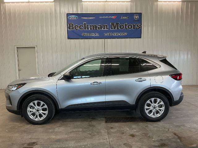Certified 2023 Ford Escape Active AWD/4WD image 2