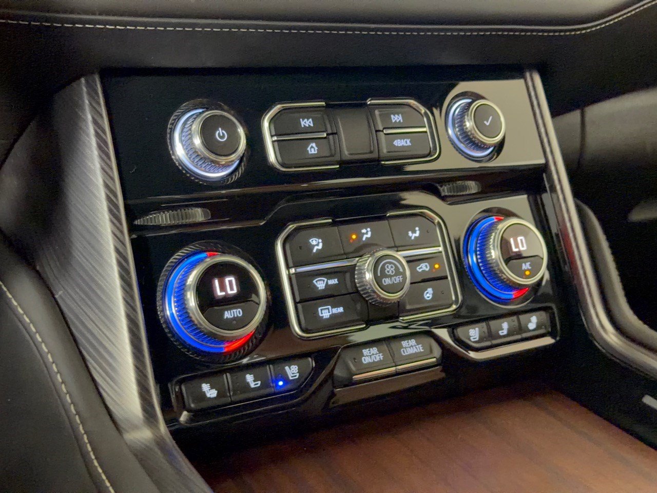 Used 2023 GMC Yukon Denali Ultimate w/ LPO, Floor Liner Package AWD/4WD image 22