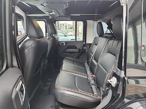 Used 2022 Jeep Wrangler Unlimited Sahara image 13