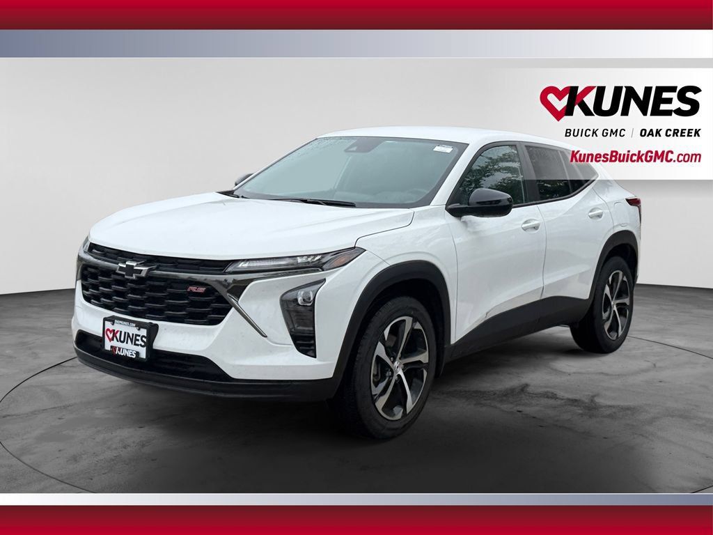Used 2025 Chevrolet Trax RS w/ Driver Confidence Package FWD image 5