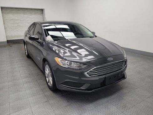 Used 2017 Ford Fusion SE image 13