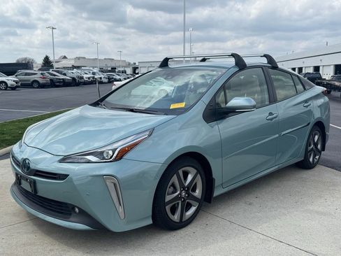 Used 2022 Toyota Prius Limited image 3