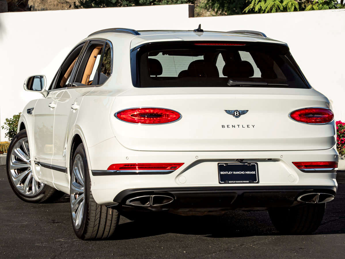 Used 2023 Bentley Bentayga AWD/4WD image 3