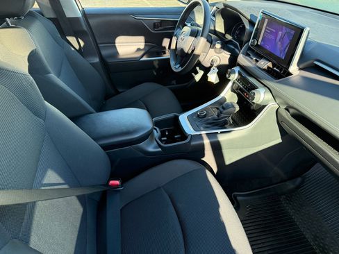 Used 2023 Toyota RAV4 LE image 17