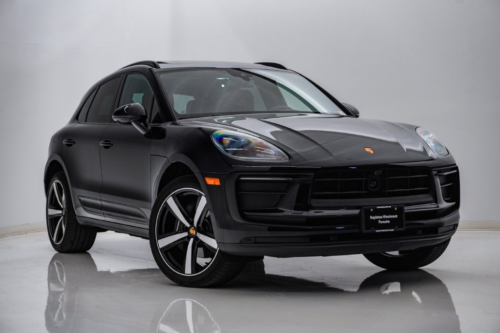 Certified 2026 Porsche Macan AWD/4WD image 8