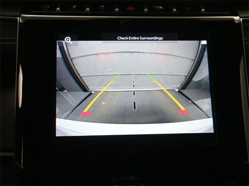 Used 2023 Jeep Grand Cherokee L Laredo image 17