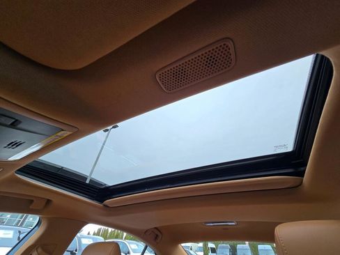 Used 2025 Lexus ES 300h w/ Premium Package image 48