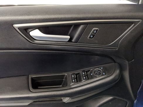 Used 2020 Ford Edge SE image 15