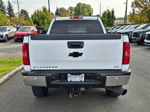 Used 2012 Chevrolet Silverado 2500 LTZ w/ LTZ Plus Package AWD/4WD image 4