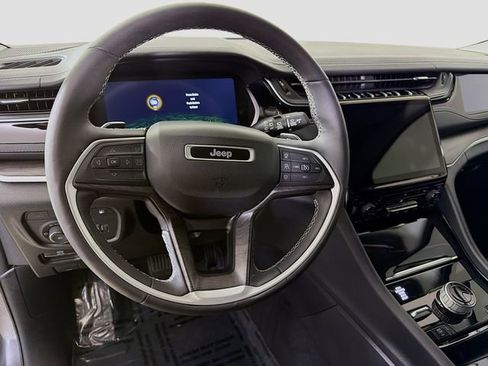 Used 2022 Jeep Grand Cherokee Limited 4xe image 12