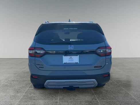 Certified 2025 Honda Pilot TrailSport image 5