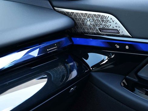 Used 2026 BMW i5 eDrive40 w/ Executive Package image 32