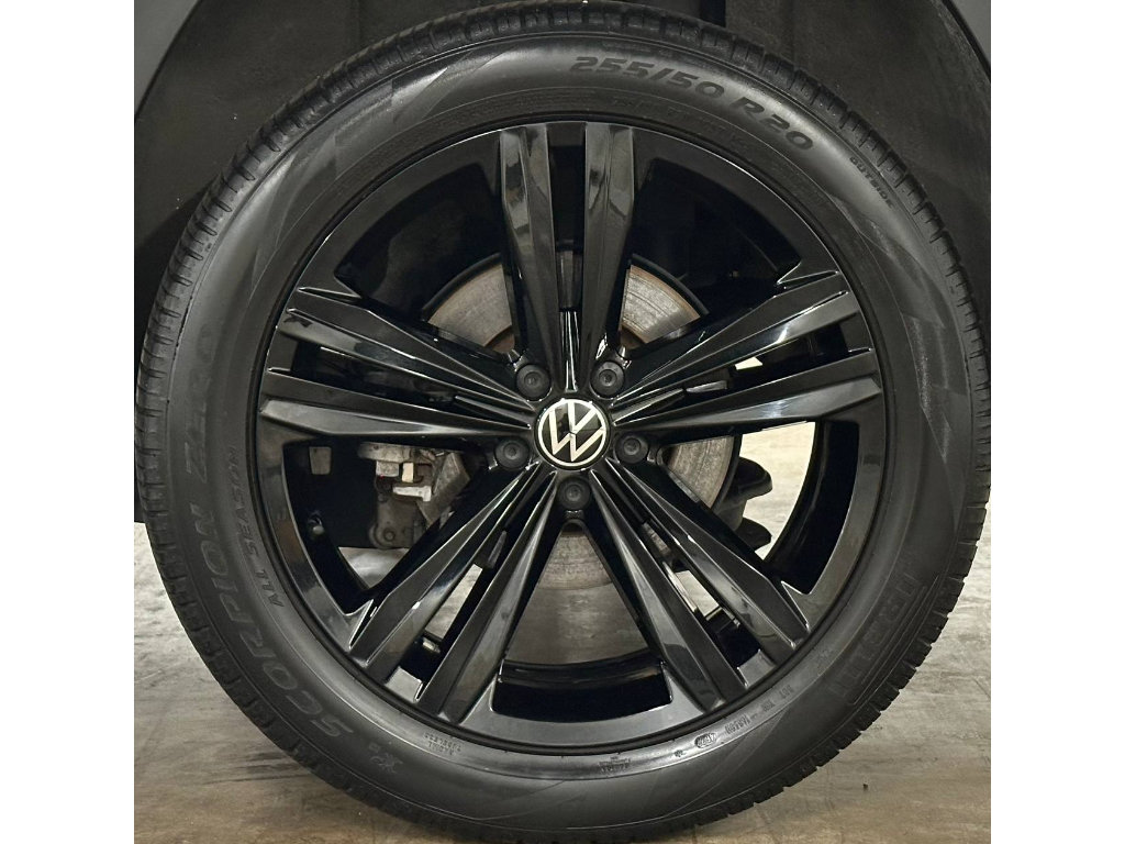 Used 2023 Volkswagen Atlas SEL R-Line AWD/4WD image 11