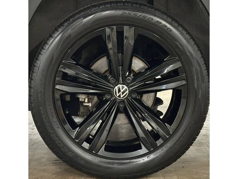 Used 2023 Volkswagen Atlas SEL R-Line AWD/4WD image 11