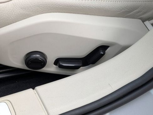 Used 2025 Volvo V60 B5 Cross Country Plus image 14