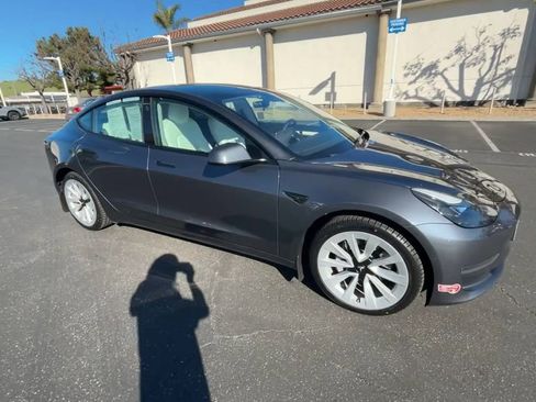 Used 2022 Tesla Model 3 Long Range image 2