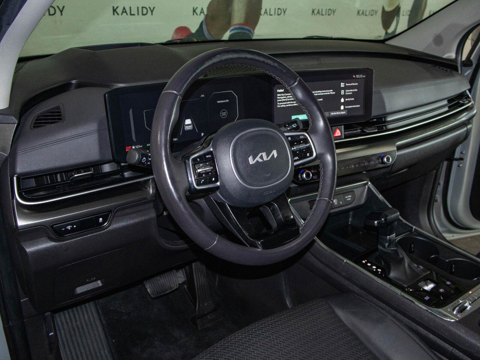 Used 2025 Kia Carnival SX Prestige FWD image 6