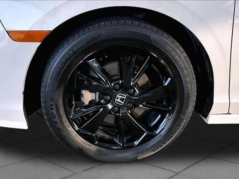 Used 2023 Honda Odyssey Sport image 11