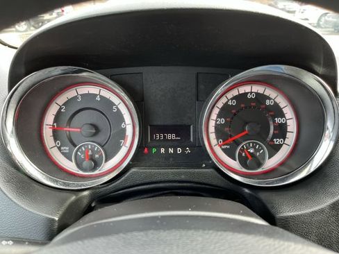 Used 2014 Dodge Grand Caravan SXT image 12