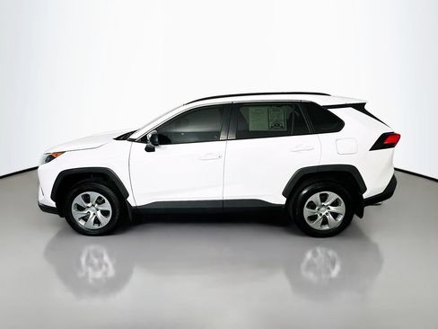 Used 2021 Toyota RAV4 LE FWD image 4