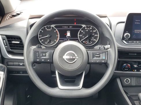 Used 2023 Nissan Rogue SV image 27