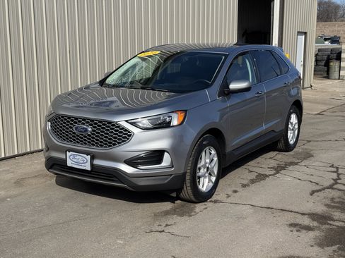 Used 2024 Ford Edge SEL image 2