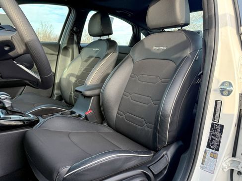 Used 2022 Kia Forte GT-Line w/ GT-Line Premium Package image 11