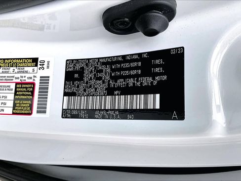 Used 2023 Toyota Sienna Platinum AWD/4WD image 36