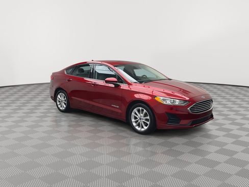 Used 2019 Ford Fusion SE image 30