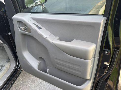Used 2017 Nissan Frontier Desert Runner RWD image 14