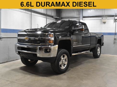 Used 2016 Chevrolet Silverado 2500 LTZ AWD/4WD image 4