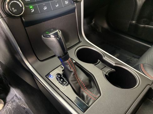 Used 2017 Toyota Camry SE image 22