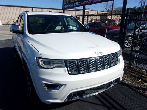 Used 2017 Jeep Grand Cherokee Overland image 5