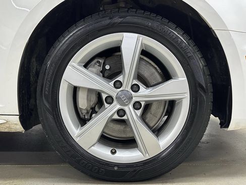 Used 2019 Audi A4 2.0T Premium w/ Convenience Package image 32