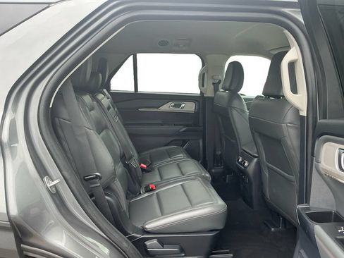 Used 2025 Ford Explorer Active w/ Active Comfort Package AWD/4WD image 23