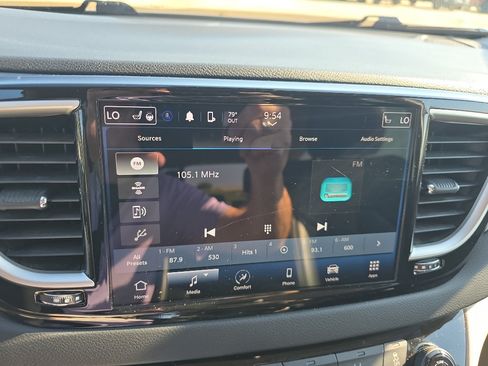 Used 2023 Chrysler Pacifica Touring-L FWD image 18