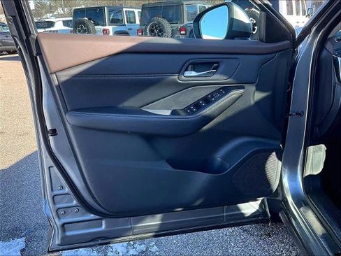 Certified 2023 Nissan Rogue SV w/ SV Premium Package image 9