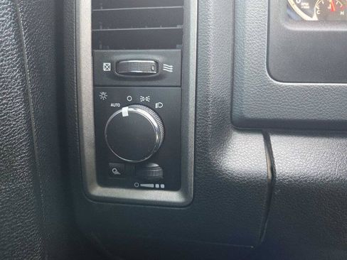 Used 2018 RAM 1500 Express RWD image 20