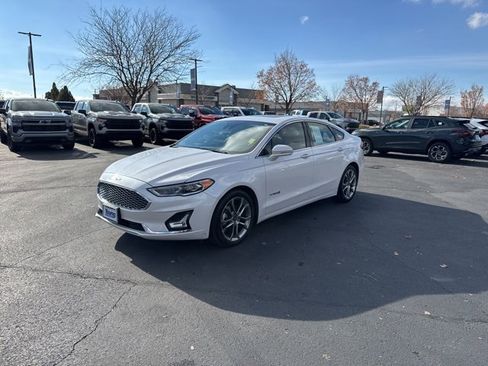 Used 2019 Ford Fusion Titanium image 3