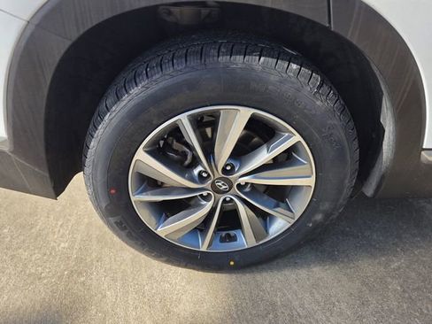 Used 2019 Hyundai Santa Fe FWD image 12