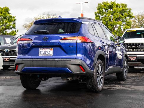 Certified 2022 Toyota Corolla Cross XLE image 9