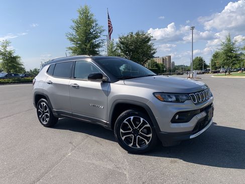 Certified 2022 Jeep Compass Limited AWD/4WD image 2
