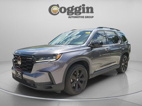 Certified 2025 Honda Pilot Black Edition image 2