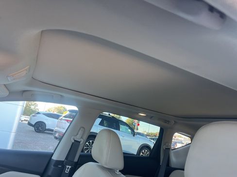 Used 2023 Nissan Murano Platinum w/ Cargo Package image 9